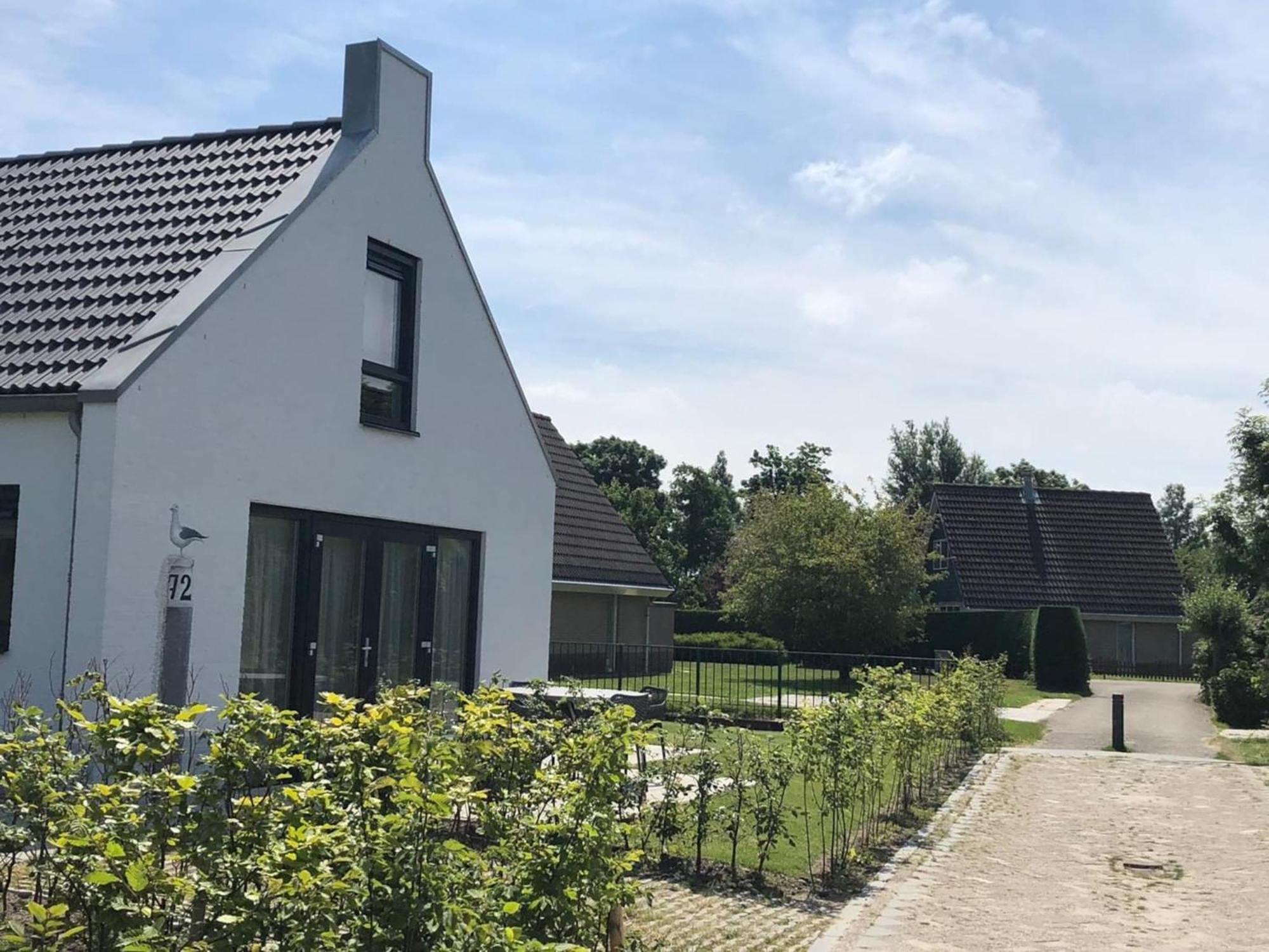 Bungalow Near Sint Maartenszee Beach Экстерьер фото